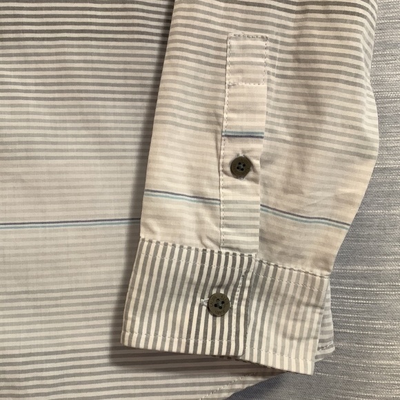 𝅺CALVIN Klein Woman’s Button Down, Large - Picture 4 of 8